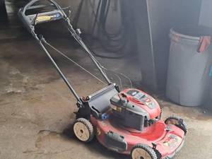 lot 35 image: Toro Recycler Commercial 22 190cc 7.0 Briggs & Stratton Push Lawn Mower 20333