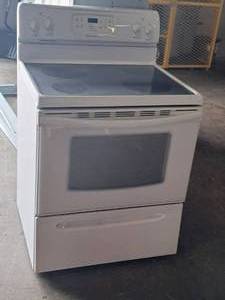 lot 48 image: Frigidaire Convection Top Stove  Oven