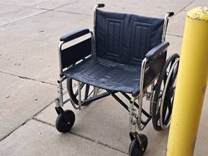 lot 431 image: Drive SentraEC Series Wheelchair