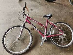 lot 405 image: Raleigh Mojave 2.0 22 Womens Trail Bicycle 19 Red Frame