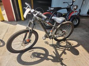 lot 412 image: 22 Fat Tire Bicycle 14 Black Frame