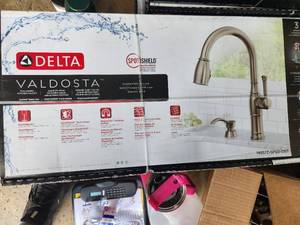 lot 223 image: Delta Valdosta Pull-Down Kitchen Faucet (New in Box)