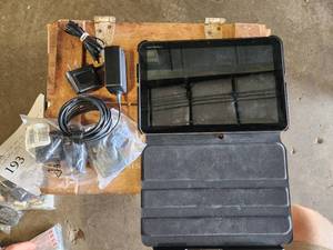 lot 194 image: Motorola 7 Tablet with Charger
