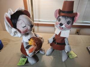 lot 44 image: Vintage Annalee Dolls Two Mice