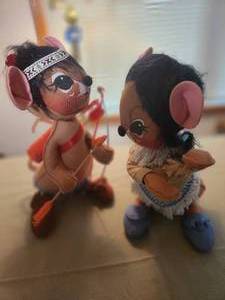 lot 46 image: Vintage Annalee Indian Dolls One Foot High