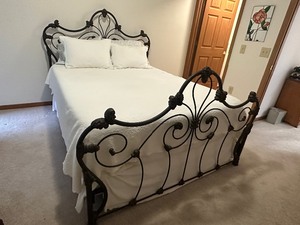 lot 1 image: Vintage Metal Queen Bed Frame and Head Board ONLY (NO Matress box sheets etc)