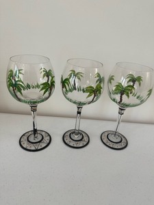 lot 85 image: 3x Palm Tree Wine Glasses