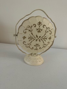 lot 53 image: Vintage 3-Tier Serving Tray Folding Clamshell Off White Metal Filigree Display