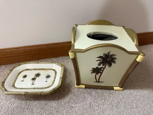lot 28 image: Palm Tree Bathroom Soap Tray And Tissue Holder