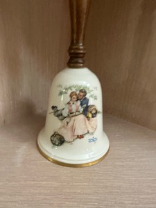 lot 63 image: Vintage Norman Rockwell Loves Harmony 1976 Bell by Gorham Fine China
