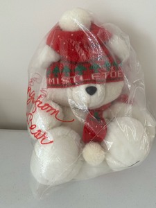 lot 103 image: Vintage 1980s Eden for Marshall Fields Mistletoe Christmas Bear Plush 15