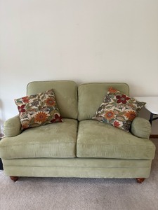 lot 98 image: Green Love Seat with Pillows 60x40x35