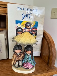 lot 184 image: RARE Vintage Limited Edition DeGrazia Goebel Figurine in Original Packaging Sun Showers
