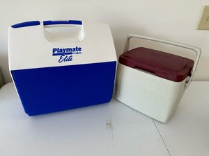 lot 240 image: Lot of Coolers 2pcs