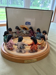 lot 203 image: RARE Vintage Limited Edition DeGrazia Goebel Figurine in Original Packaging Los Ninos Valued at $1,195