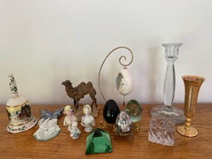 lot 223 image: Lot of Vintage Misc Figurines and Vases