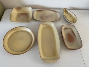 lot 142 image: FRANKOMA POTTERY Assorted Dishware (5PS 5Q 91 5NS GP