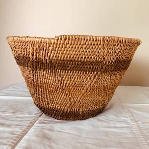 lot 13 image: Vintage Apache or Pima Indian Fruit Basket
