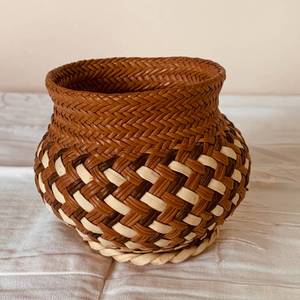 lot 15 image: Pair of Woven Pine Needle BasketsHand Woven Basket signed Linda Sorem
