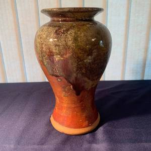 lot 66 image: Pottery Urn