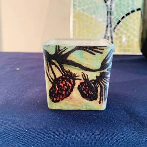 lot 95 image: Black and Green Group