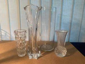 lot 104 image: Striking Collection of Clear Crystal and Glass