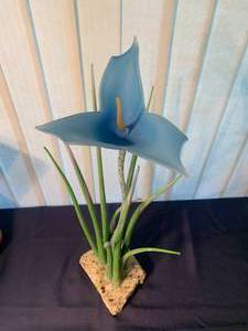 lot 109 image: Nolan Prohaska Glass Art Plant