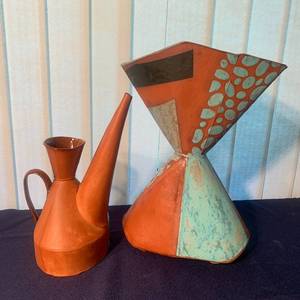 lot 121 image: Fantastic Ben Gavin Teapot and Vase