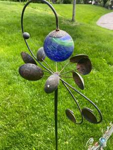 lot 26 image: Metal Garden Art
