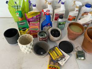 lot 31 image: Small Planters and Garden Supplies