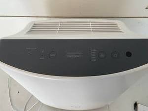 lot 46 image: Wink Air Purifier