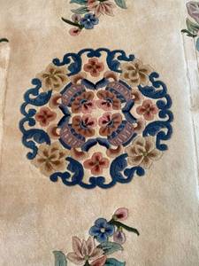 lot 110 image: Sculpted Plush Area Rug