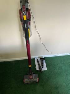 lot 158 image: Shark Rocket Pet Pro Black