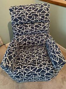 lot 134 image: Lazy Boy Lift Chair - Electric