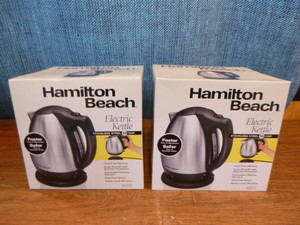 lot 7 image: 2 Hamilton Beach Electric Kettles