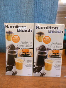 lot 17 image: 2 Hamilton Beach Fresh Mix Citrus Juicers