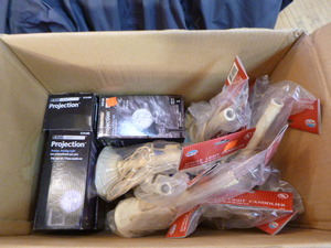 lot 71 image: Box of Holiday Lighting