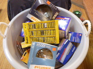 lot 83 image: Tub of Automotive Bulbs and Fuses