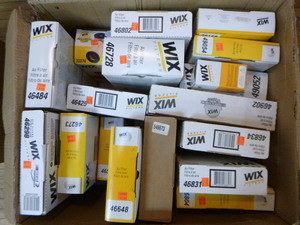 lot 93 image: Box of Wix Automotive Air Filters