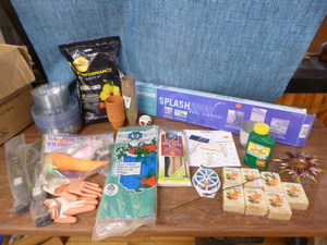 lot 96 image: Lawn and Garden Items