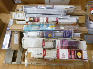 lot 152 image: Pallet of Window Blinds