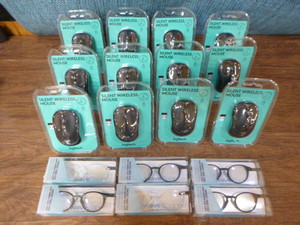 lot 226 image: Computer Mouses and Glasses