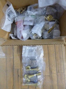 lot 265 image: Lot of Assorted Hardware