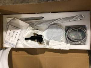 lot 41 image: AKDY 1-Handle Freestanding Floor Mount Tub Faucet Bathtub Filler with Hand Shower in Matte Black and Gold Customer Returns See Pictures