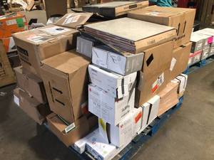 lot 7 image: Pallet of Assorted Mixed Flooring Various Models and Conditions Customer Returns See Pictures