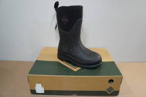 lot 31 image: Muck Boots Chore Classic Mid Boots -Womens Size 5