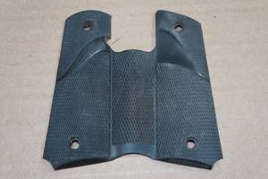 lot 83 image: Colt 45 Combat Hand Grip