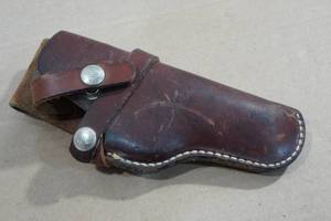 lot 96 image: Hunter 1100B Leather Gun Holster