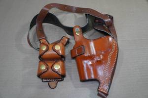 lot 98 image: Leather Shoulder Holster