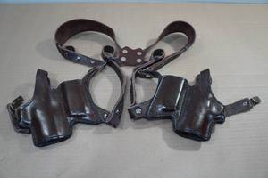 lot 100 image: Leather Double Shoulder Holster